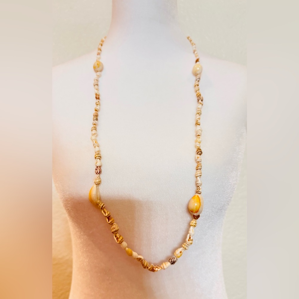 Hawaiian Snail & Mini Conch Shell Lei Necklace – 17”
